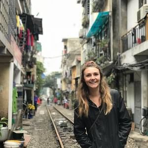 Meet your Posher, Alicia